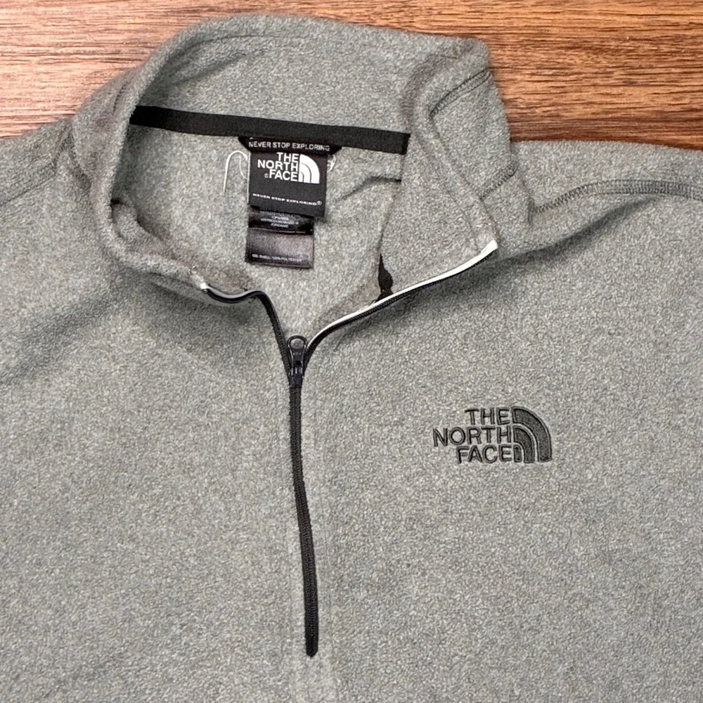 The North Face Mens L Gray 1/4 Zip Fleece Pullover Hiking Outdoor TNF